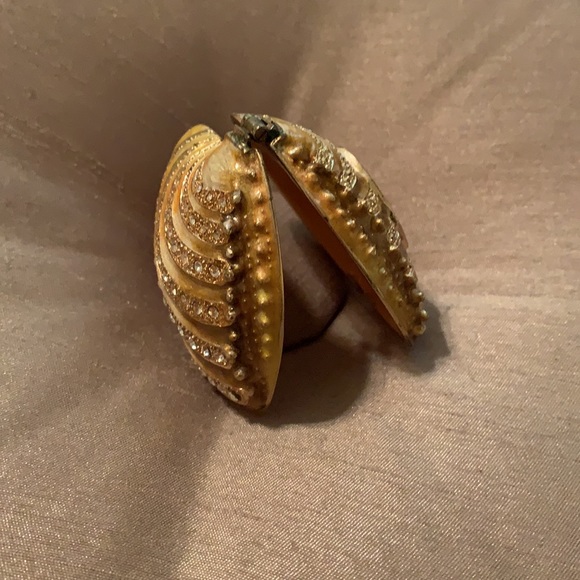 Shell Trinket Box - Picture 4 of 5